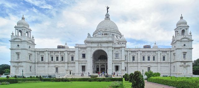 1280px-Victoria_Memorial_Kolkata_panorama